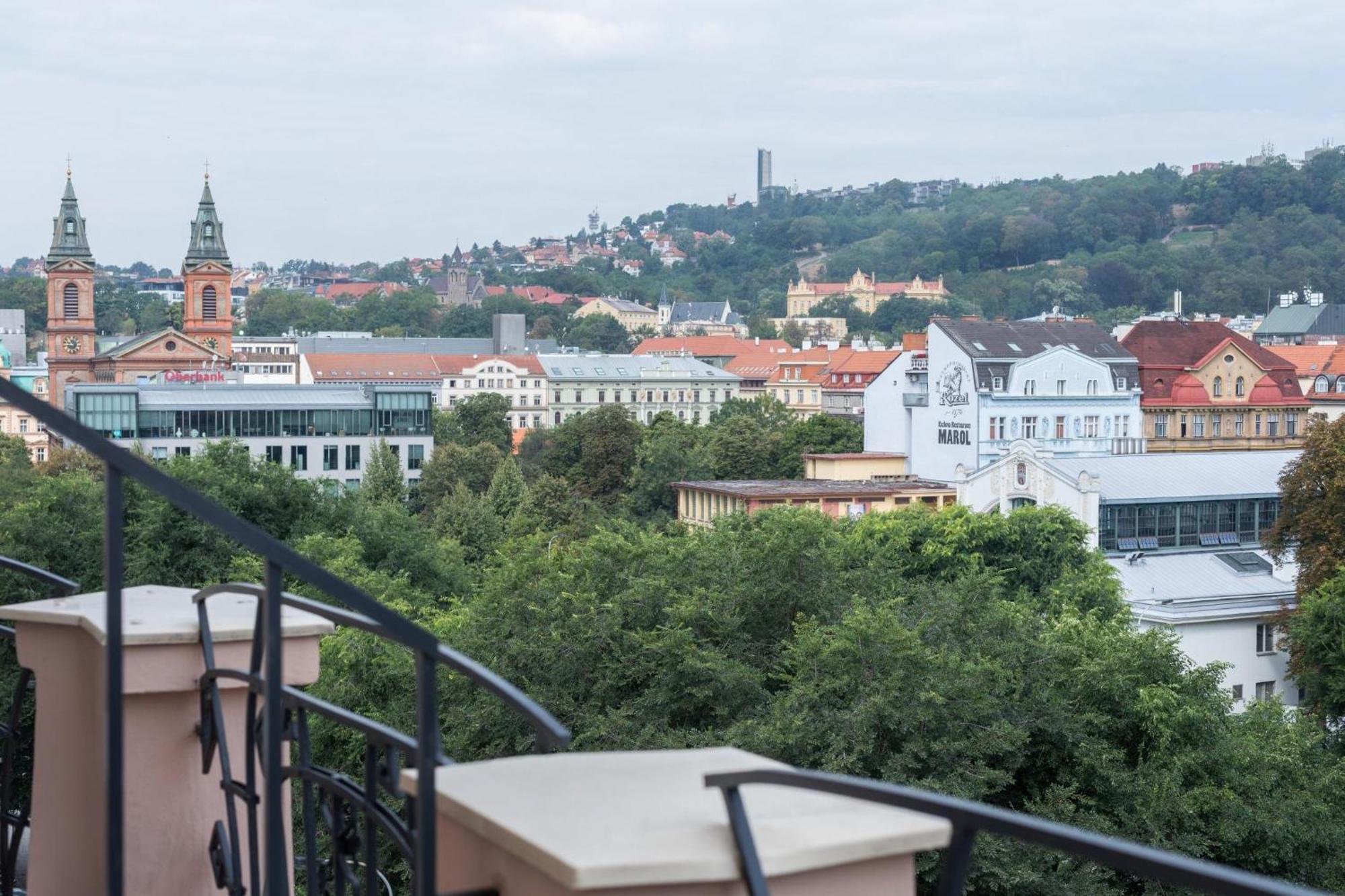 Apartment Days - Sunny Riverside With Terraces Prag