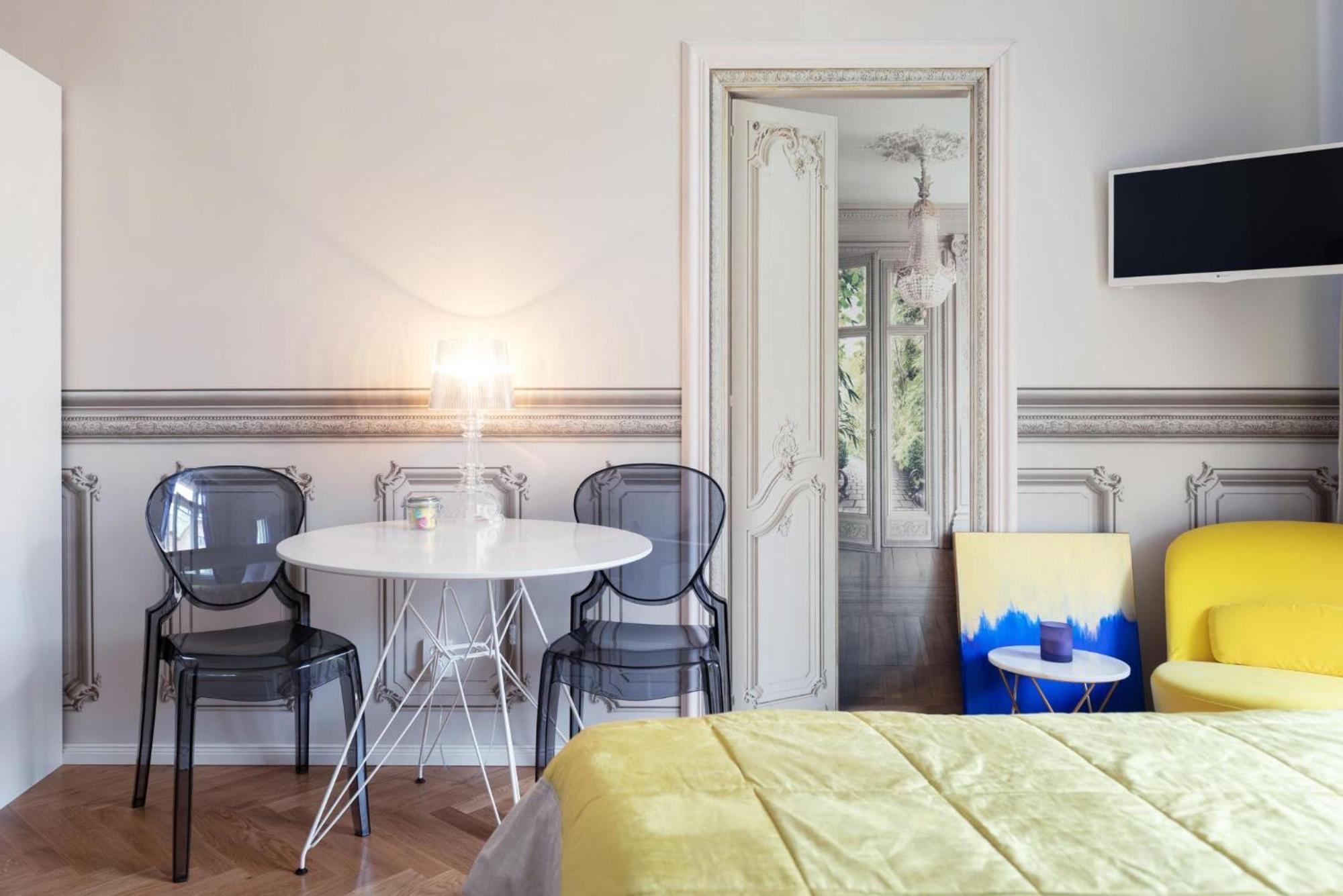 Days - Sunny Riverside With Terraces Apartment *